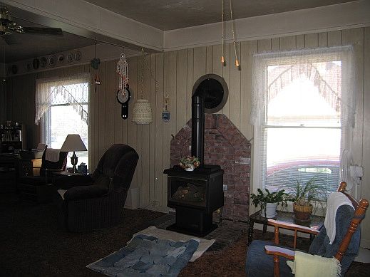 4th image of 318 S A St