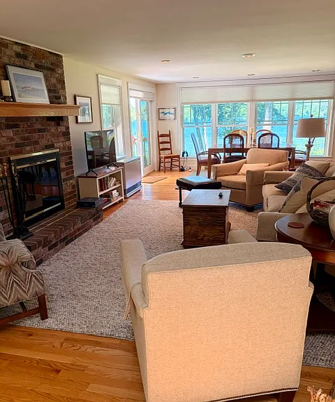 22 E Beach Rd — Photo 5