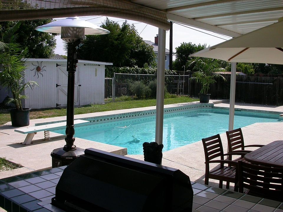GREAT backyard...huge 9600 sqft lot!