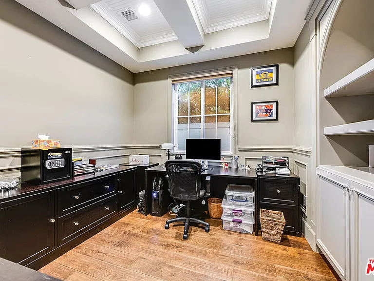 10515 Whipple St — Photo 26