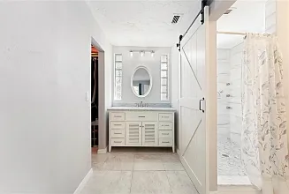 5610 Creekwood Dr — Photo 25