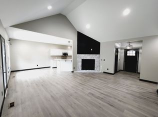 5037 S Red Oak St, Brookline, MO 65619