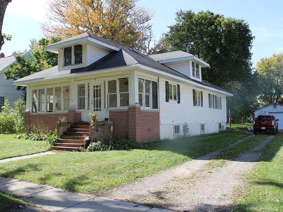 2nd image of 3422 Washington St