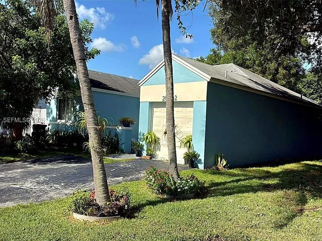 5 bed, 3.0 bath, 1345 sqft, $3,900 — Photo 4