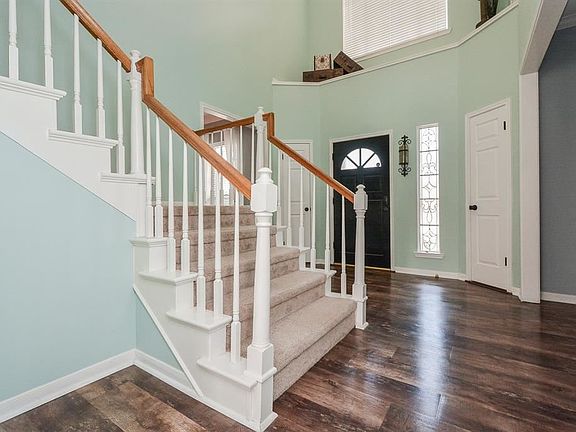 3rd image of 5730 Malcomboro Dr
