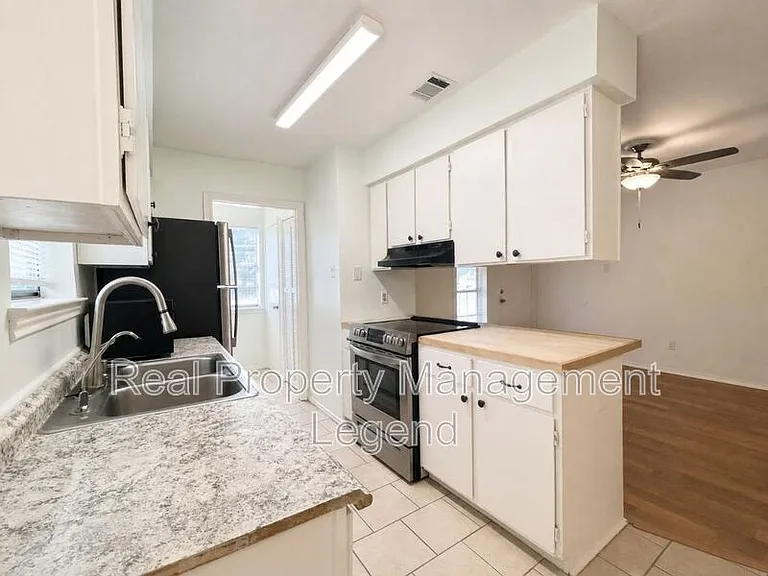 112 Oak Hill Dr #OAK HILL DR 112 — Photo 1