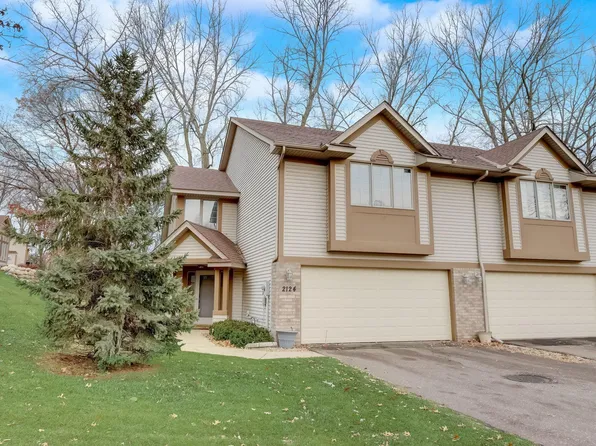 2124 Holloway Ave E, Maplewood, MN 55109