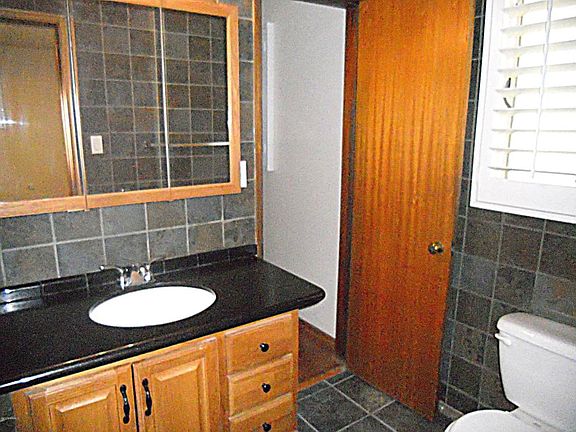5th image of 3807 E Amelia Ave