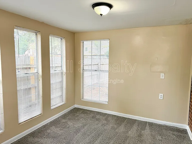 2140 Meadowview Ct SE #A — Photo 2