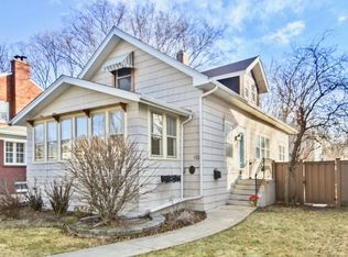 411 N Catherine Ave, La Grange Park, IL 60526