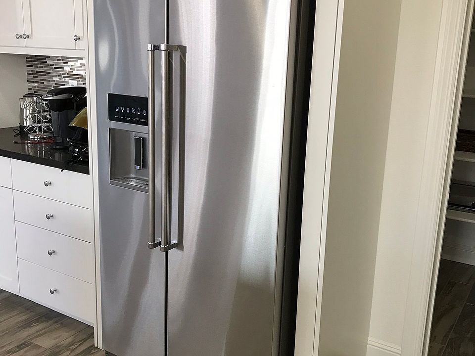 2nd image of 7090 Hyacinthus Ln