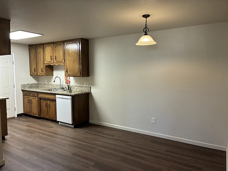 2028 Kruger Dr — Photo 5
