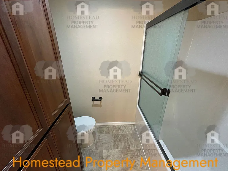 1449-1451 Northgate Dr — Photo 15