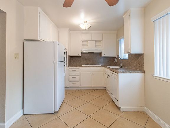 3rd image of 5981 Lake Crest Way APT 30