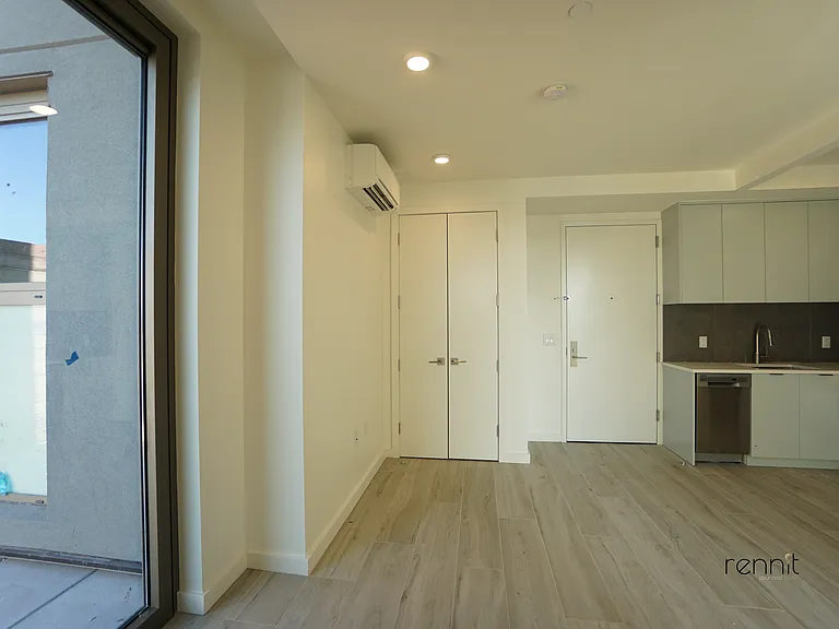 33 Little Nassau St #811 — Photo 16