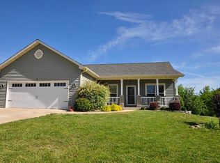 7 Burning Bush Ct, Troy, MO 63379