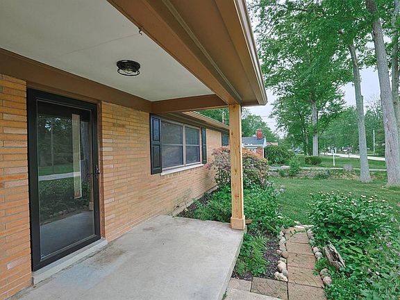 3rd image of 1213 Teakwood Dr