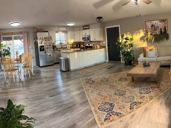 5th image of 466 W 12th St
