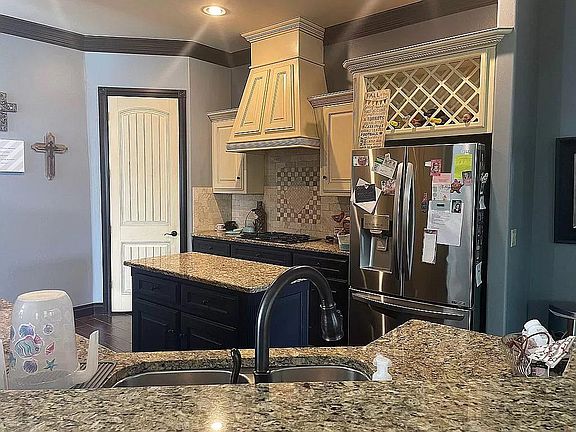 5th image of 6101 NW 153rd St #1