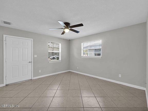 5th image of 909 13TH Street N