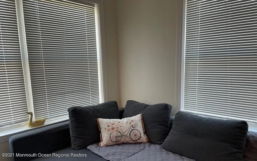 2 bed, 560 sqft, $2,200 — Photo 4