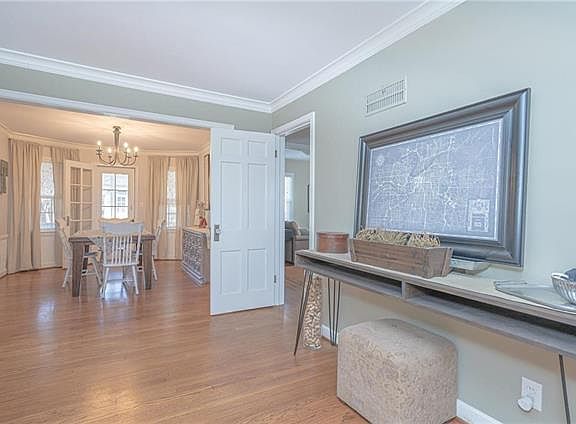 3rd image of 7645 Belleview Ave