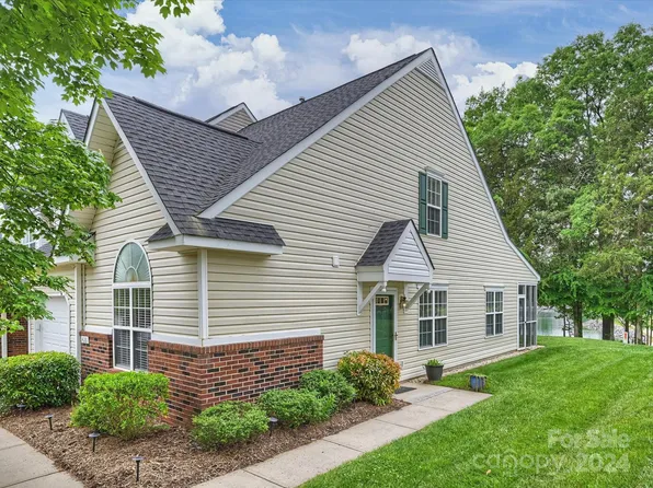 426 Robin Reed Ct, Pineville, NC 28134