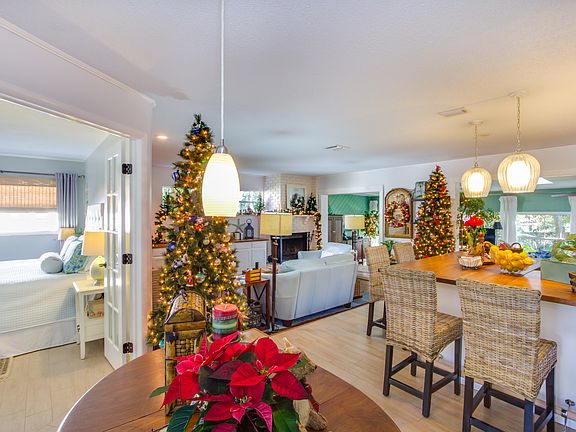 5th image of 515 Parkwood Ct