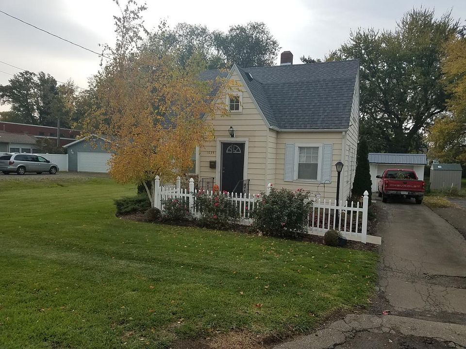 2nd image of 1034 Powell Ave