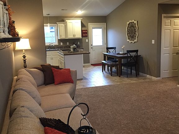 3rd image of 408 Highland Grove Dr