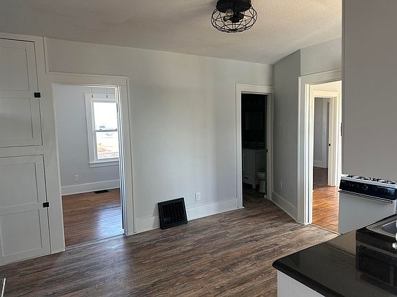 3rd image of 111 8th St SE