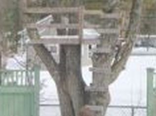 9 Cross Rd, Rochester, NH 03868