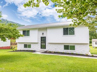 6915 Maize Dr, Knoxville, TN 37918