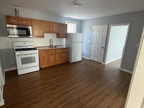 2nd image of 229 Newfield Ave