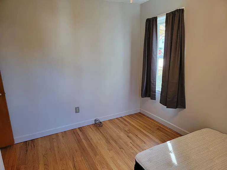 25298 Colgate St — Photo 2
