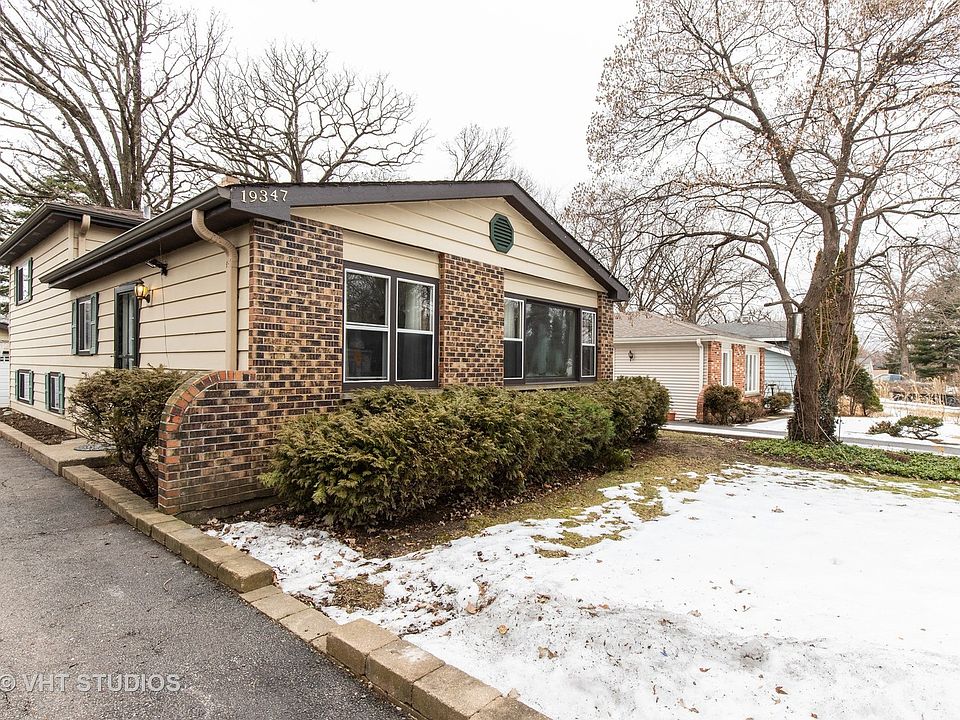 1st image of 19347 W Prospect Dr