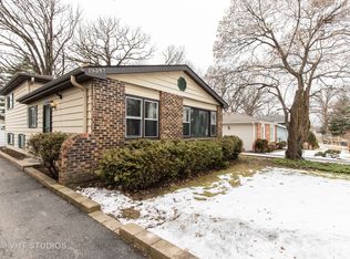 19347 W Prospect Dr, Mundelein, IL