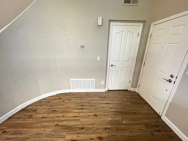 625 Roscommon Pl — Photo 12