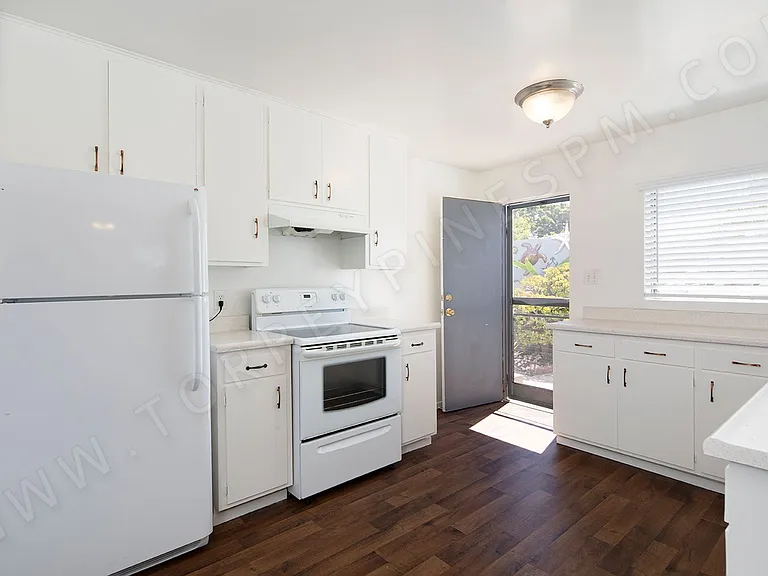 700-706 Agate Street — Photo 3