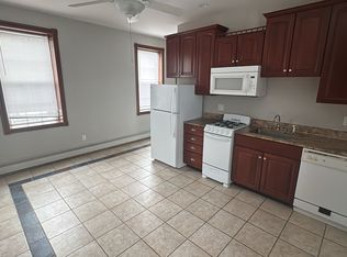 32 Elm, New Haven, CT 06510