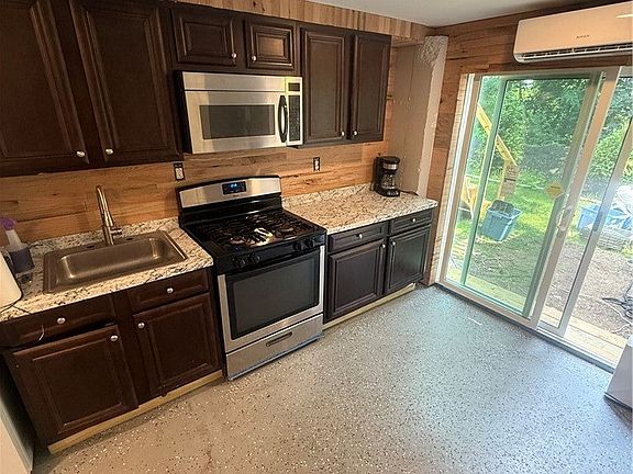 2nd image of 59 Wightman St