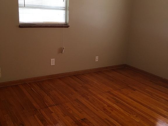 4th image of 1250 E 58th St