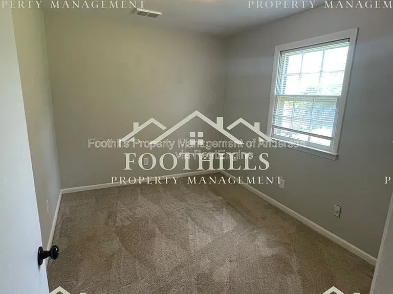 2505 Rolling Green Rd — Photo 7