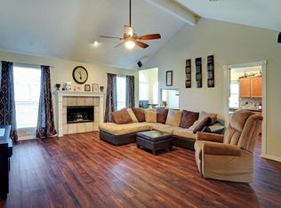 2210 Saint James Pl, Pearland, TX 77581