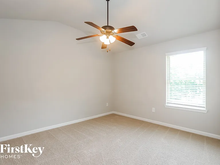 727 Hot Springs Trl — Photo 11