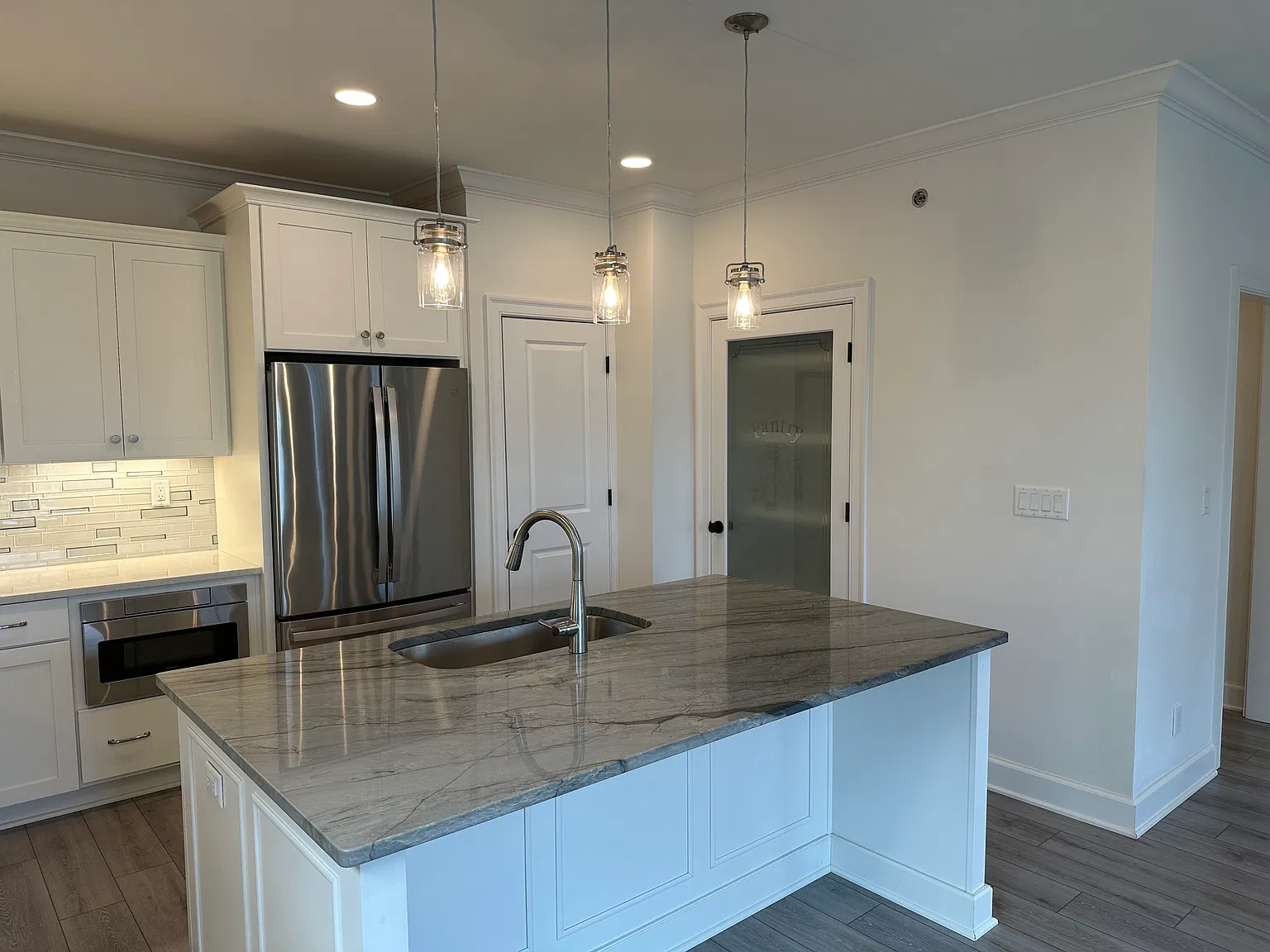 2 bed, 1600 sqft, $3,400 — Photo 4