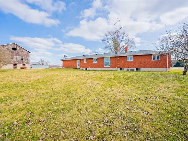 5213 Governors Rd — Photo 8