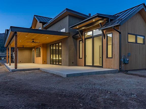 5th image of 102 Elkview Court