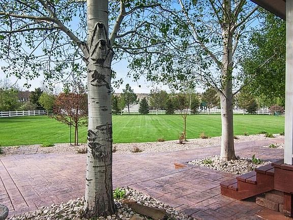4th image of 1010 Larkspur Pl