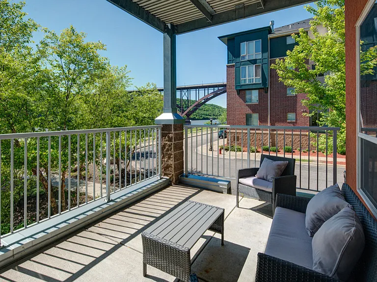 Riverview at Upper Landing — Photo 16